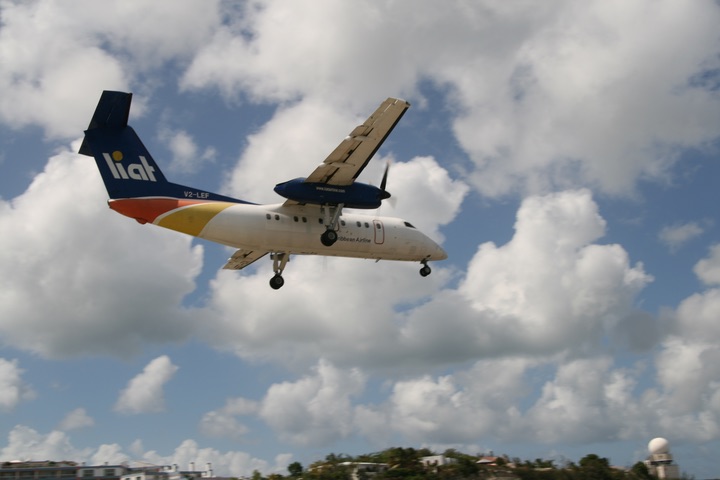 LIAT DHC8