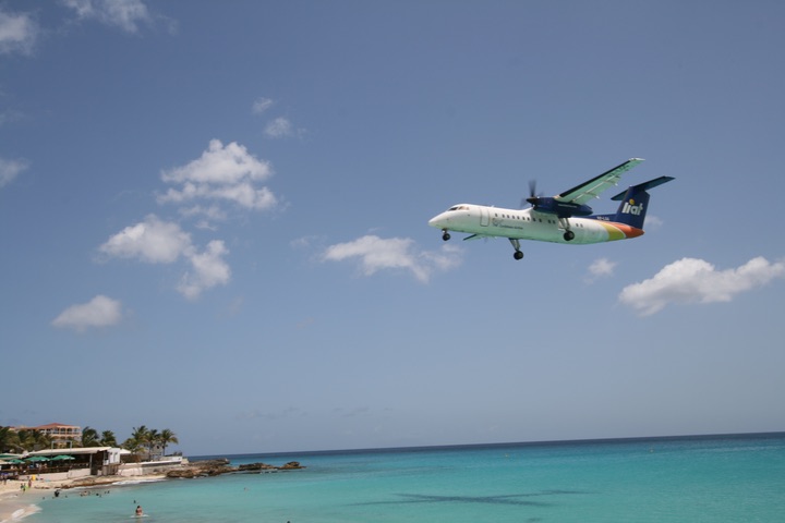 LIAT DHC8