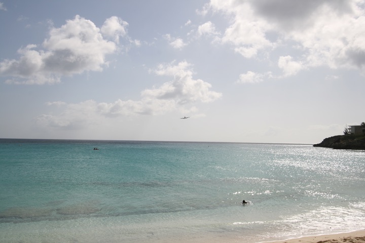 KLM B747-400 MahoBeach Landing