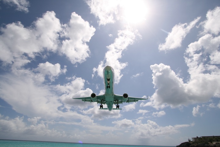 AA B757-200 MahoBeach