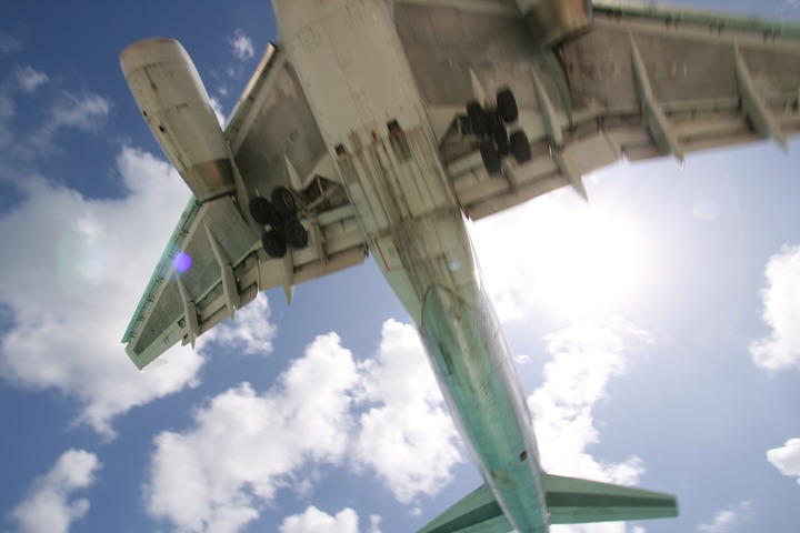 AA B757-200 MahoBeach