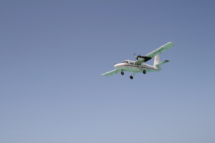 DHC-6-300 MahoBeach