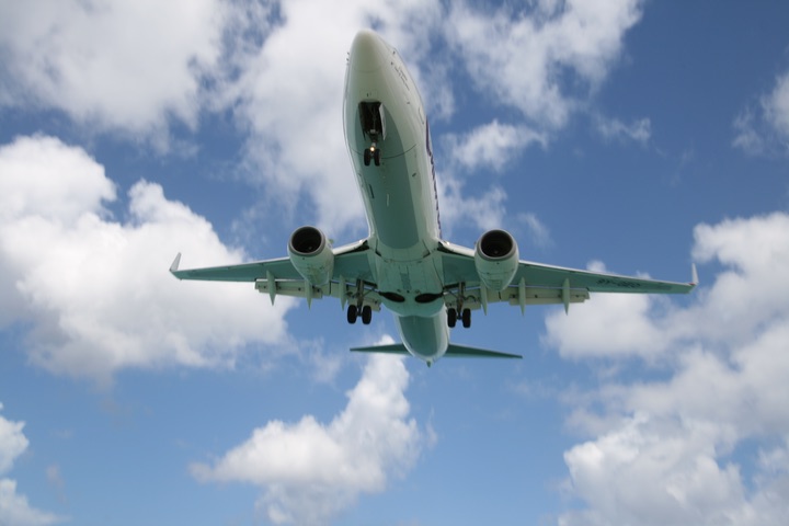 Caribbean Airlines Boeing737-8Q8 MahoBeach