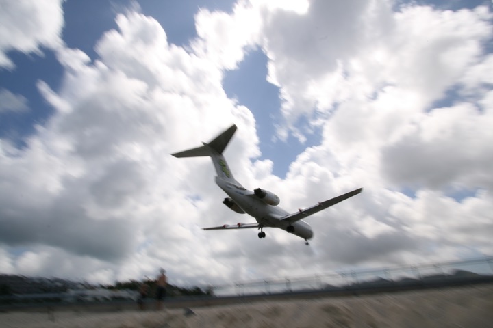 DAE Fokker100 MahoBeach